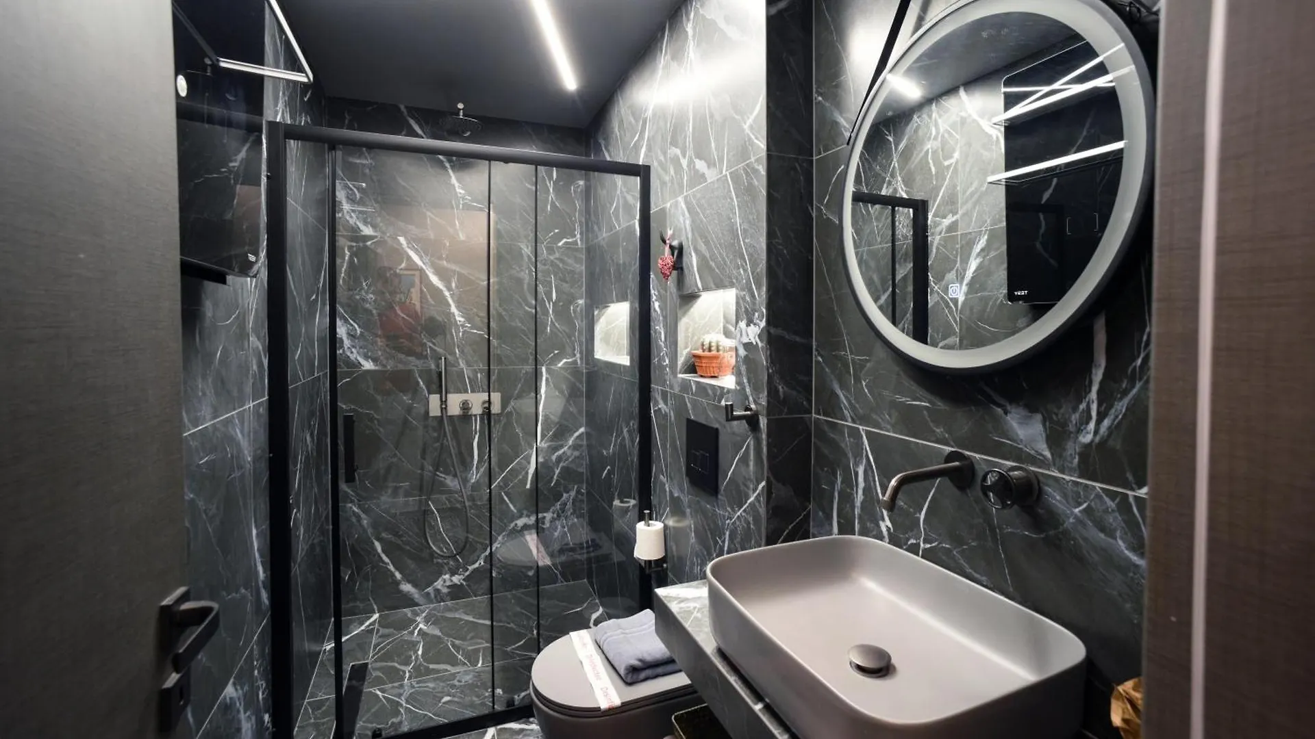 Apartamento Luxury Apt B At Mitropoleos-Aristotelous Square Tessalónica Grécia